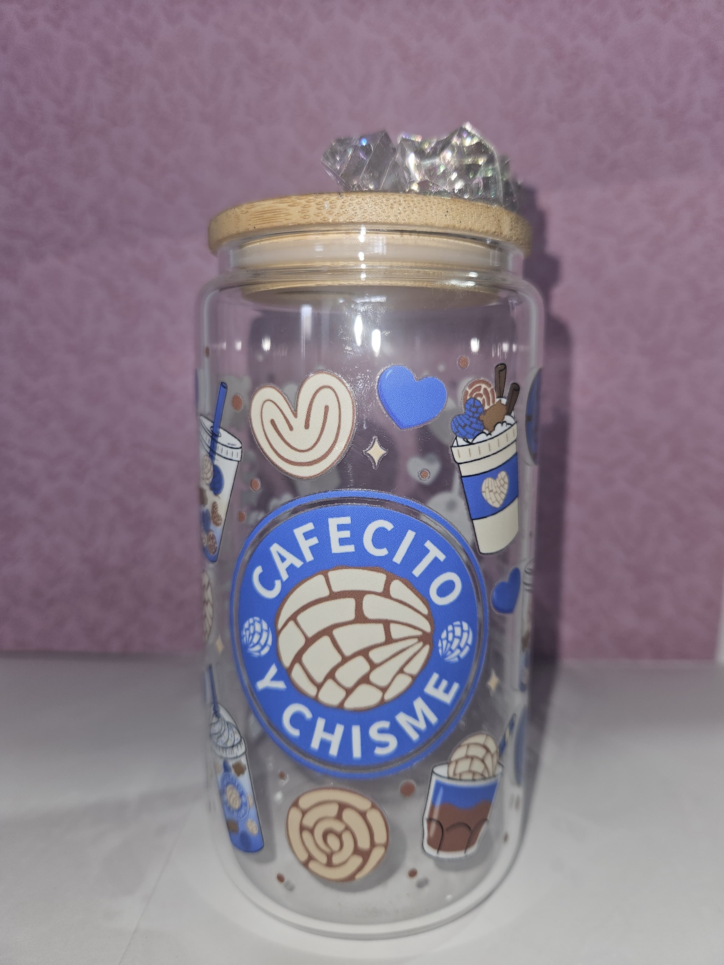 Glass cup cafecito y chisme